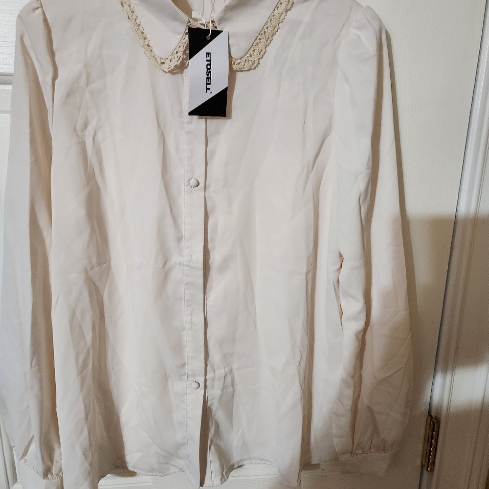 Women's top with tie